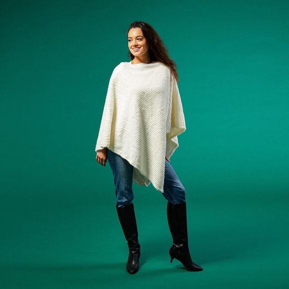 NWT Hadley Wren Women's Knit/Crochet Poncho One Size Ivory - Picture 2 of 7